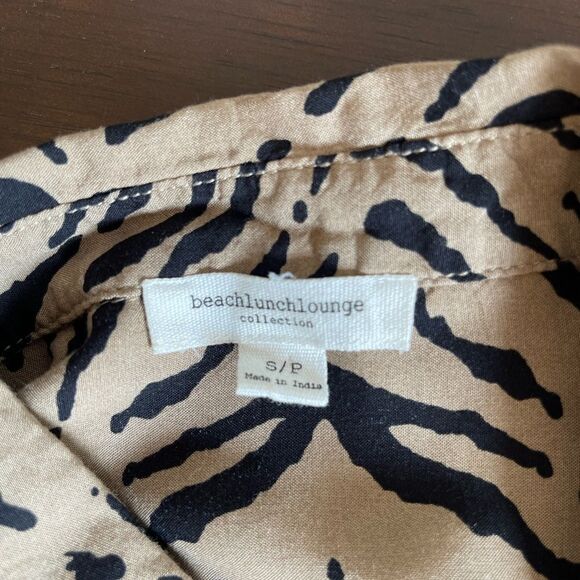 EUC Ladies’ tan and black zebra print blouse. - Picture 3 of 5
